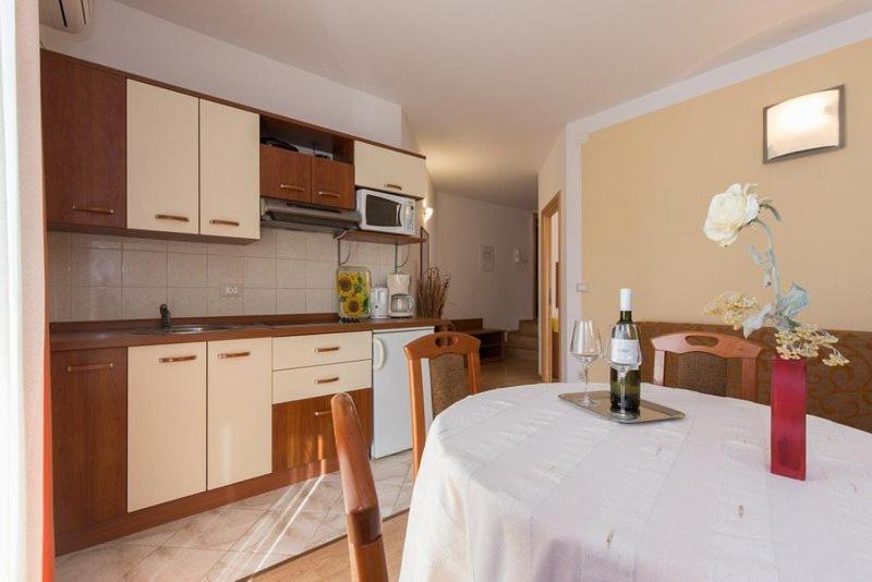 Marija F4 Apartment Krk Town Eksteriør billede
