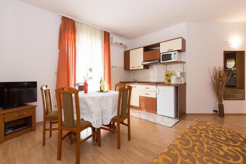 Marija F4 Apartment Krk Town Eksteriør billede